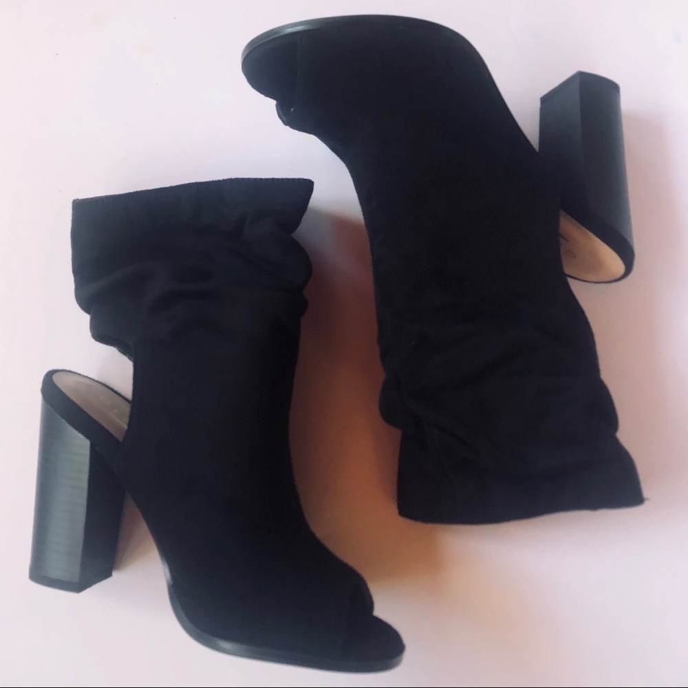 Black peep toe suede heels